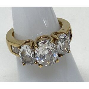 Womens Size 5.5 Gold Plated Ring With 3 Clear Rhinestones Costume Jewelry